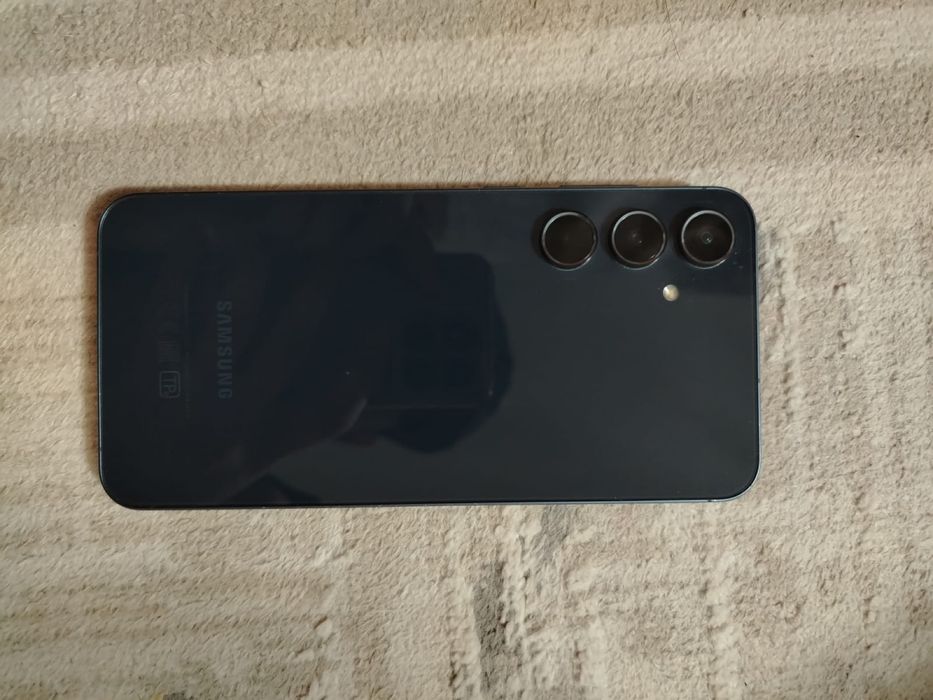 Samsung A55 в хорошем состояние
