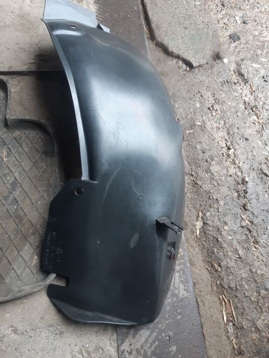 Задний правый подкрыльник на БМВ е34