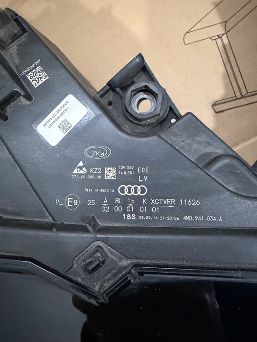 Faruri, Far stanga / Far dreapta Audi Q7 4M 2015-2020