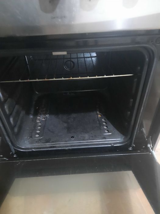Продам газовую плиту с духовкой
