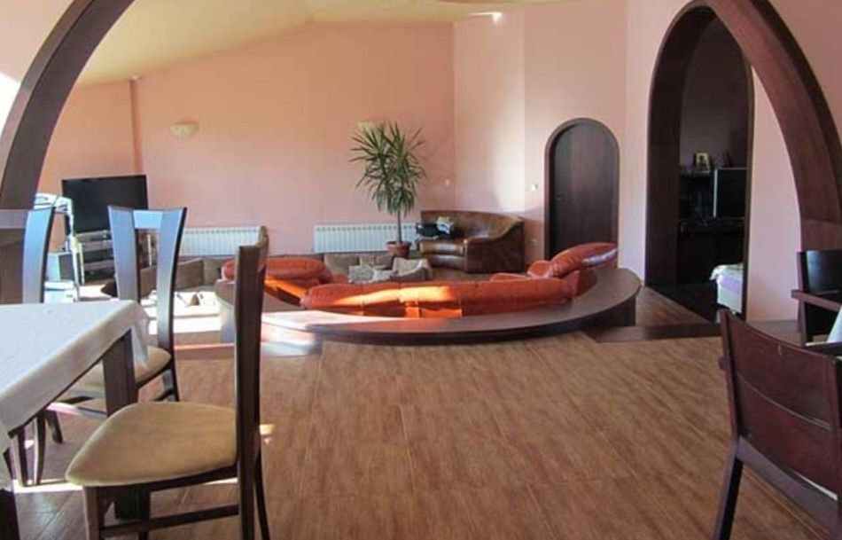 Продава се Къща в Кюстендил, Герена - 526 кв.м за 666 €/кв.м - Снимка #4