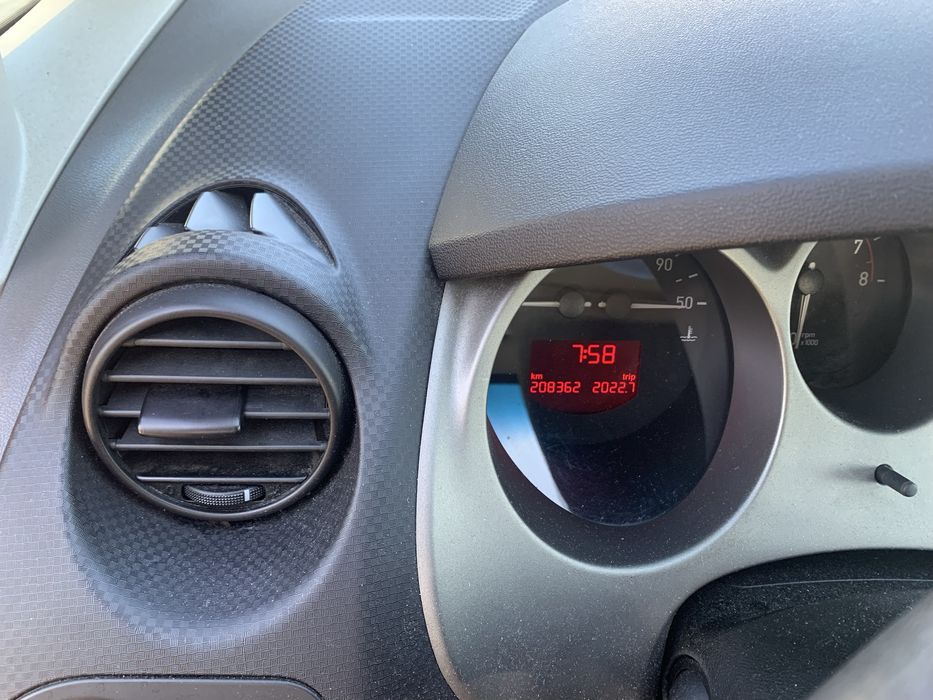 Autoturism Seat Alteea