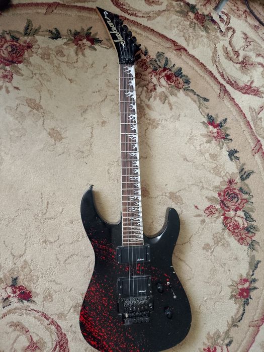 Продаю электрогитару