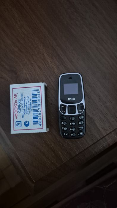 Мини телефон lnoi