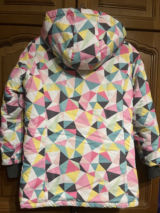 Продам детские куртки, дубленку.