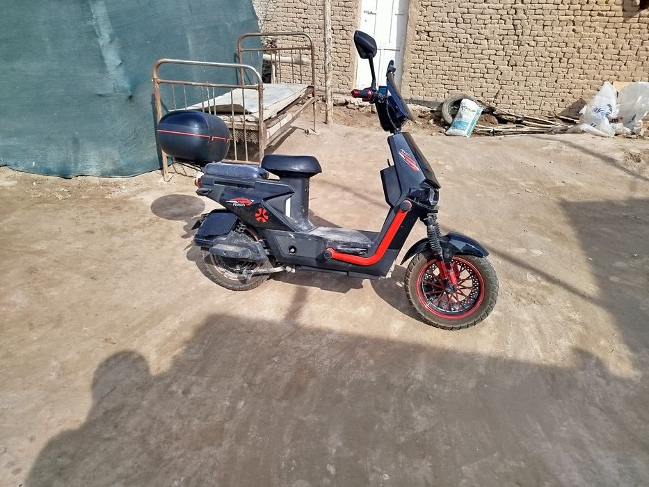 Taza skuter satiladi