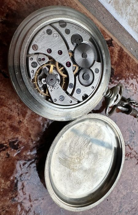 Сьветски механичен джобен часовник Молния- маратон