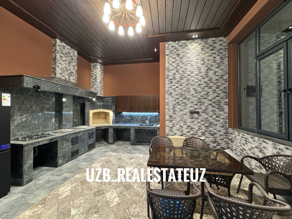 Мирзо Улугбекский район Ор-р: Центр Луначарский  5,5.соток 600м2