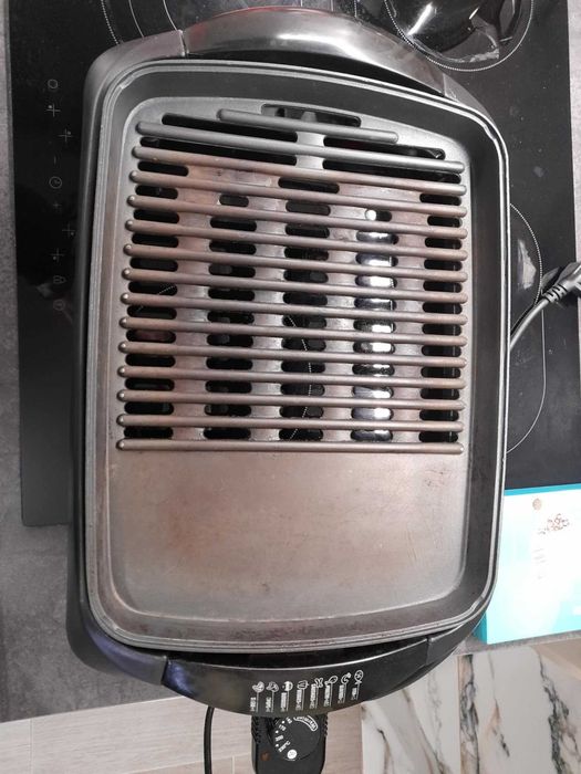 Продавам Електрически грил Rohnson R250, 2000W