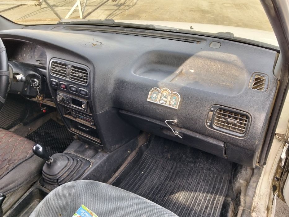 Авто Нисан универсал