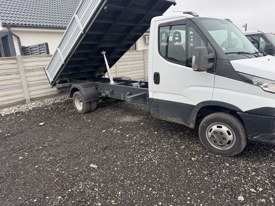 Iveco basculabil pe 3 parti