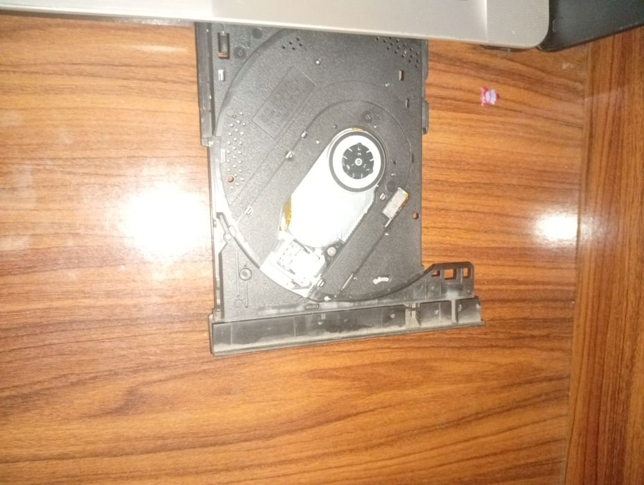 Asus Vivobook +HDMI sim va HP sichqoncha