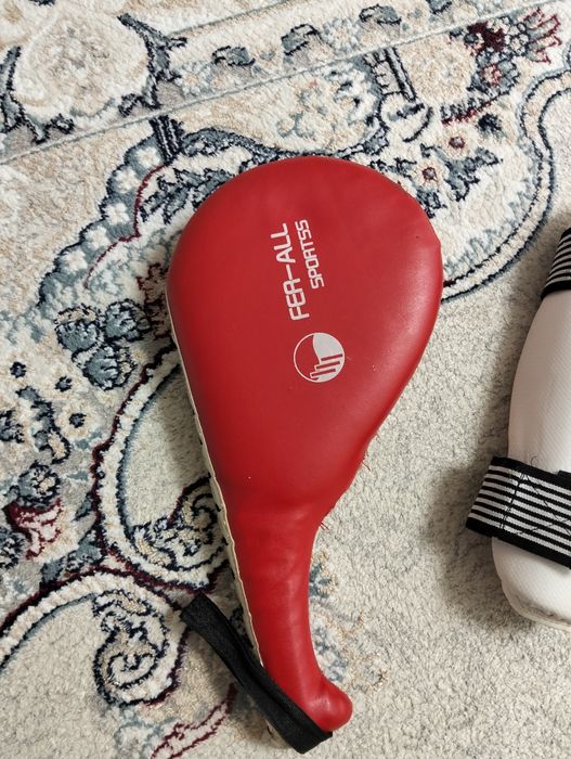 Продам снаряжение для тхэквондо