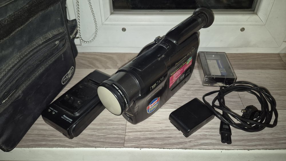 Видеокамера Panasonic NV-RX10EN