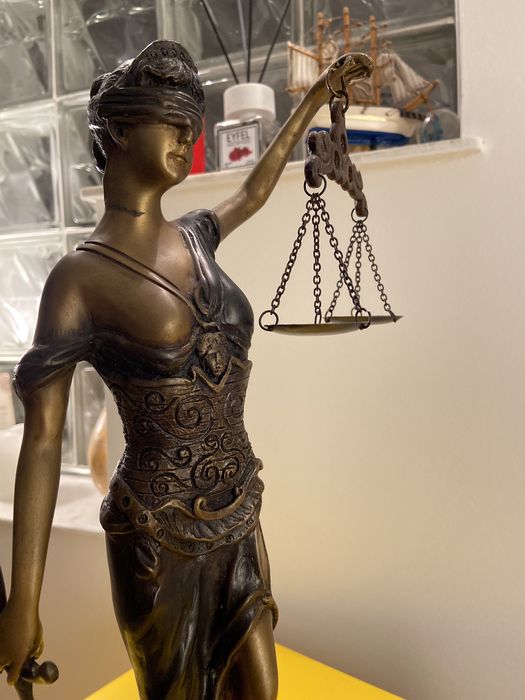 Statueta   - Justitia semnata - Steiner , inaltime 42 cm
