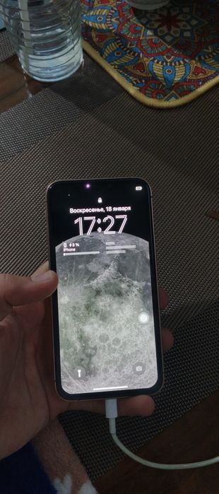 Iphone x 16 pro korpusida holati ideal