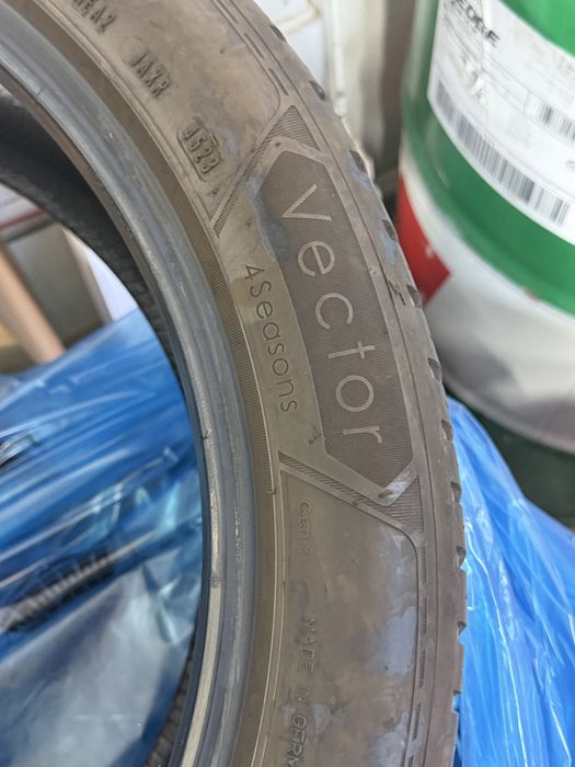 245 45R19 Goodyear all sezon