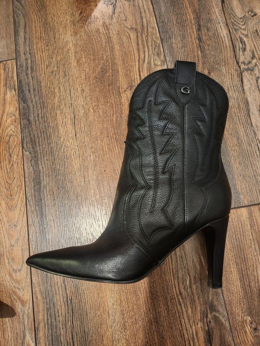 Дамски ботуши Guess 37н