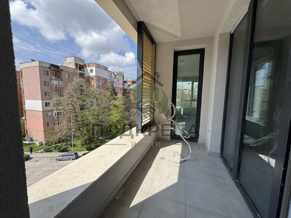 Продава се Тристаен апартамент в Пловдив, Тракия - 105 кв.м за 740 €/кв.м - Снимка #12