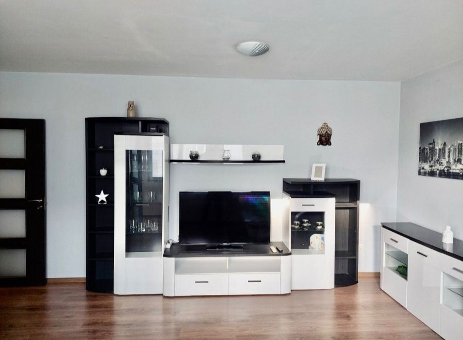 Дава се под наем Двустаен апартамент в София, Люлин 10 - 75 кв.м за 453.9 € - Снимка #1