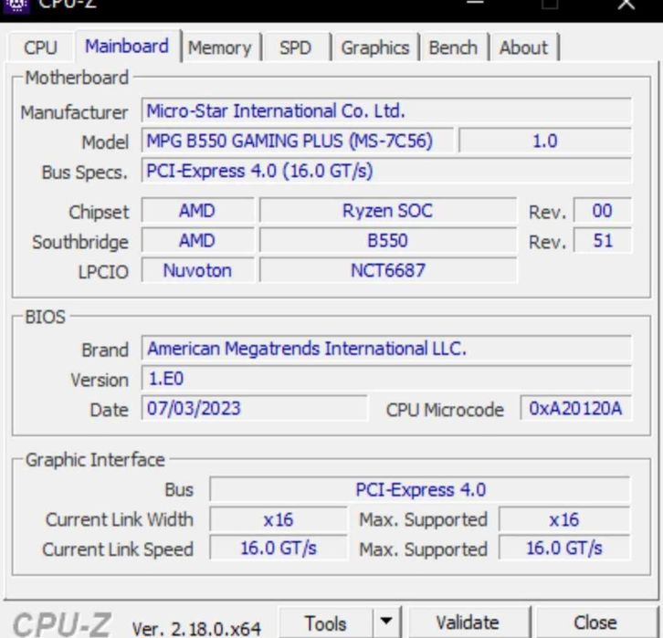 Gaming-Setup + 3 Monitore + Logitech Z906 5.1