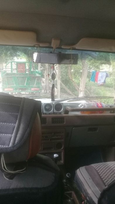 митси буши сотилади