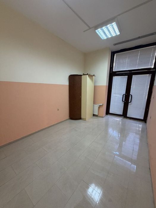 Магазин за продажба в кв. Дружба 2