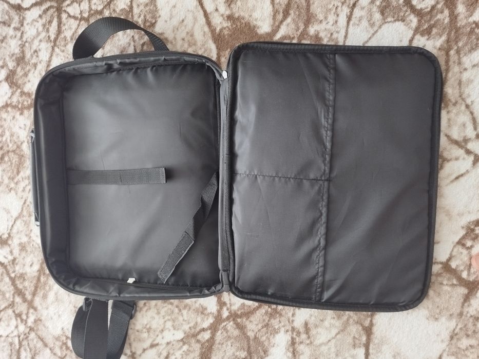 Geantă pentru laptop