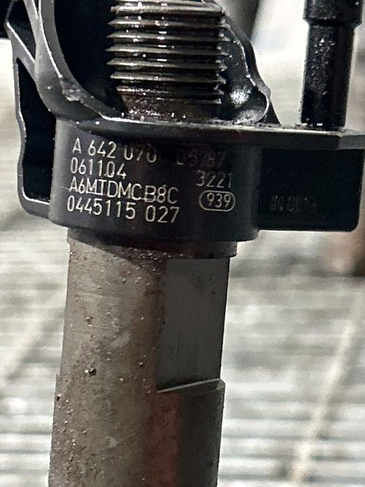 Injector Mercedes ML W164 3.0 D 2005 - 2008 224CP 642.940 (1200) Diesel A6420700587