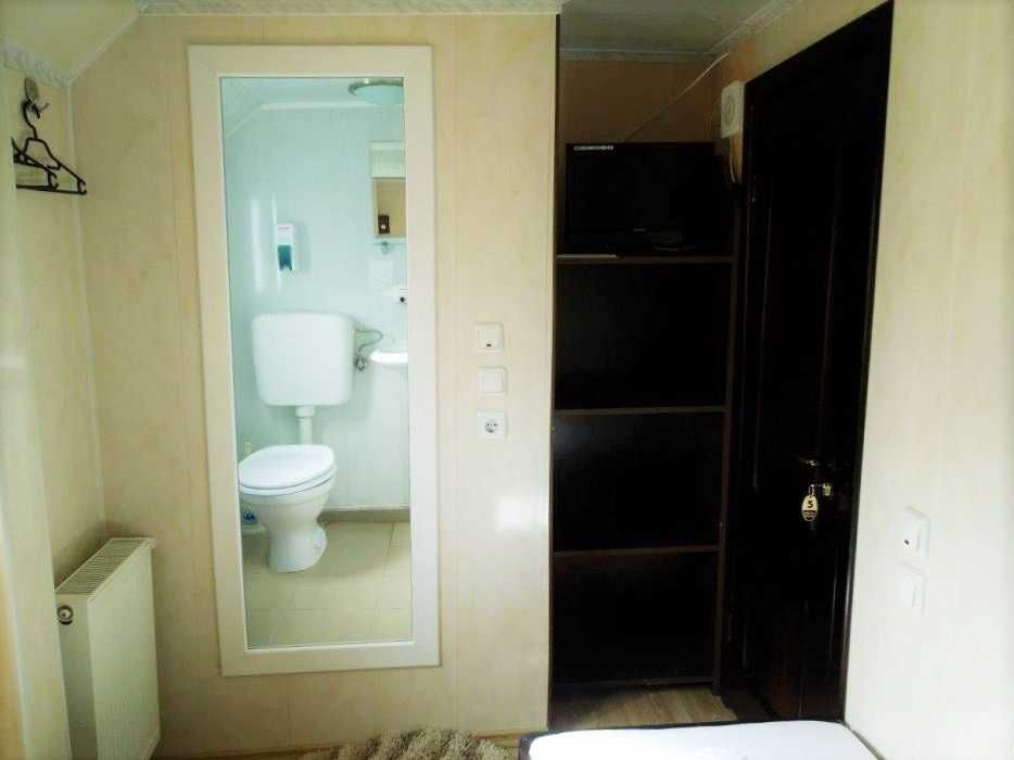 hotel plutitor  front  acostare/ teren intravilan  BRATUL SF. GHEORGHE