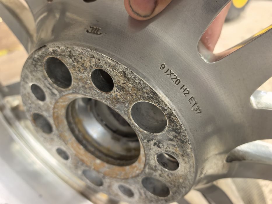 20ки 5х112 9J ET 37 CB 66.6 OEM AUDI