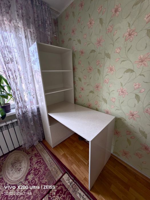 Продаю : Стол-шкаф
