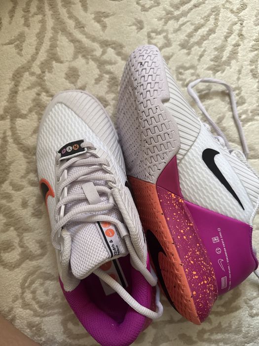 Теннисные nike кроссовки