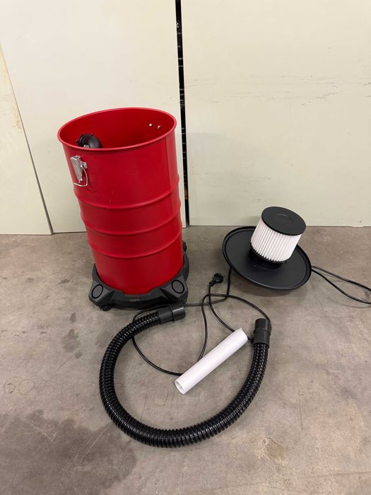 R20 Прахосмукачка за пепел Li-ion 15L 1x2Ah/	Прахосмукачка за пепел 1200W 30L RD-WC03