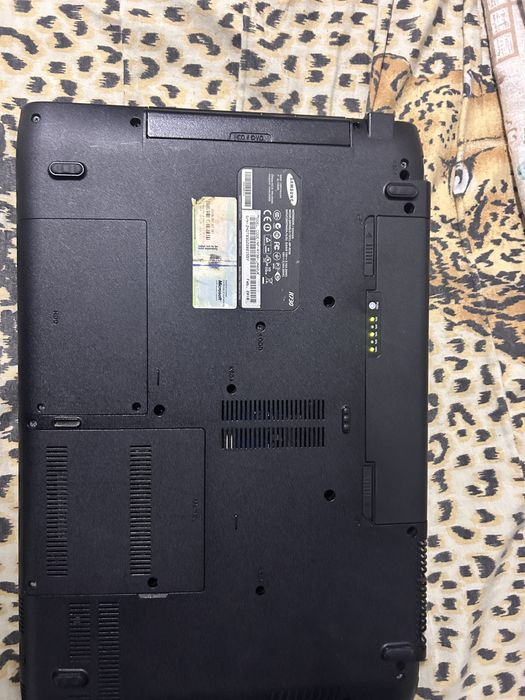 Laptop SaMsung r730