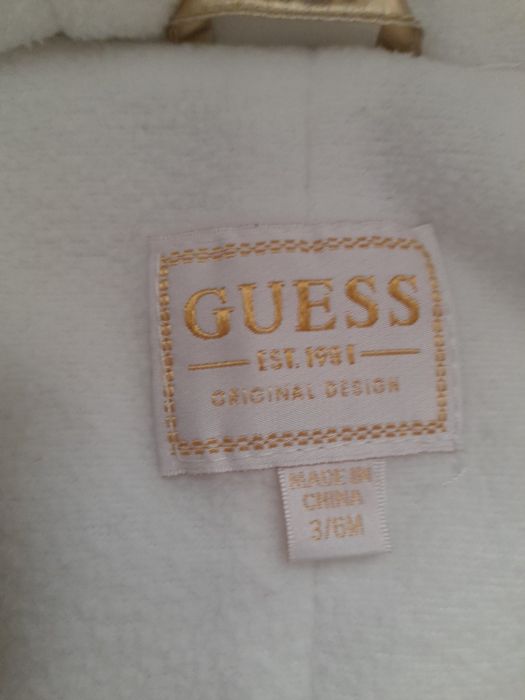 Запазен бебешки космонавт Guess 3-6м.