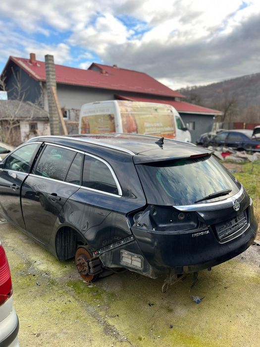 Dezmembrez Opel Insignia 2.0 Diesel manual/automat, break/limuzina