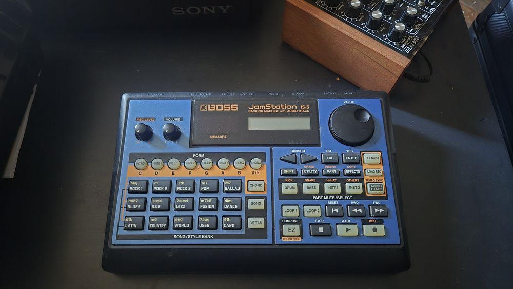 Drum Machine(s)/sintetizator/recorder studio