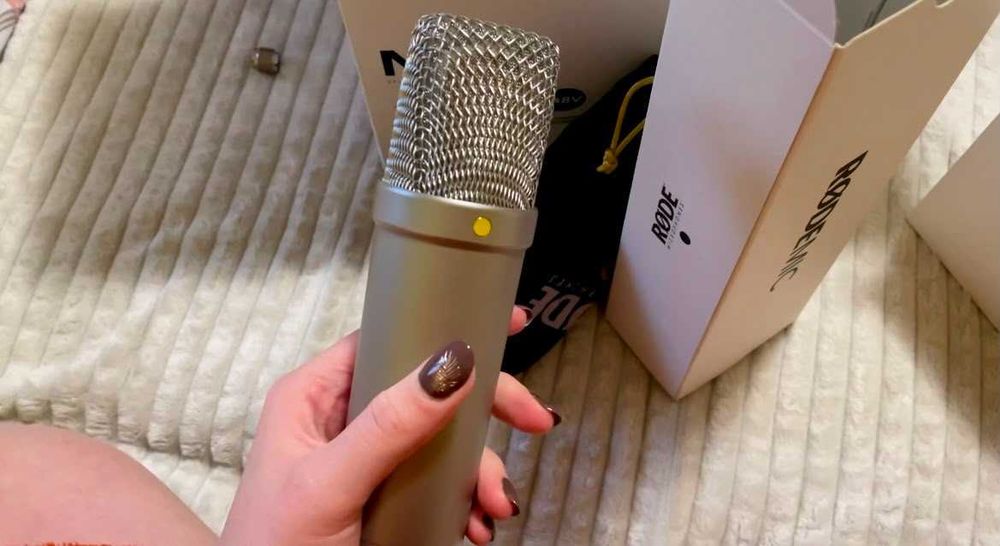 PRET NOU: Studio complet RØDE NT1-A + Focusrite Scarlett 2i2 3rd Gen + accesorii
