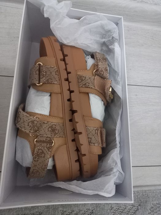 Дамски  сандали Guess