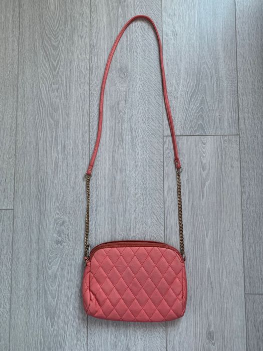 Кокетна дамска чанта