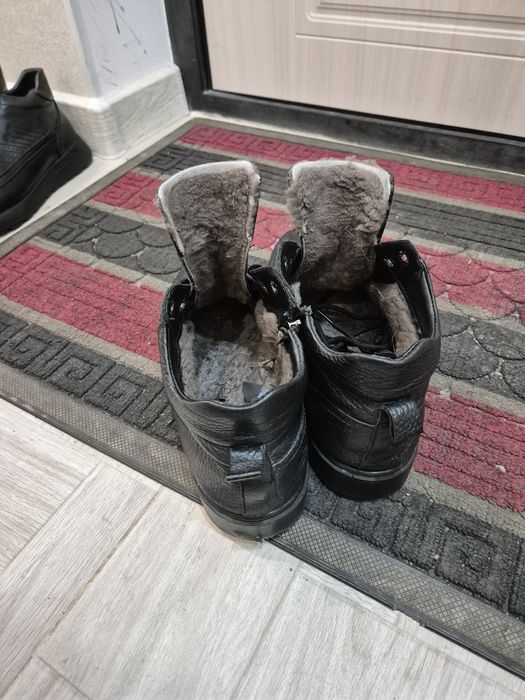 Кожаные ботинки сапоги