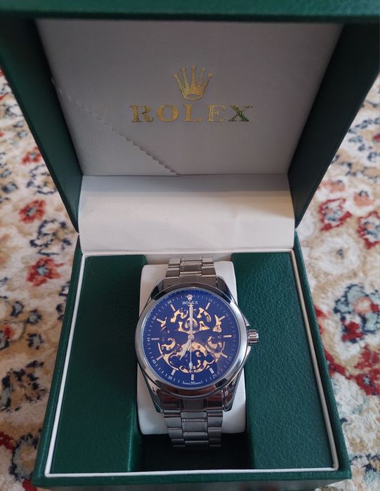 Продам механические часы Ролех