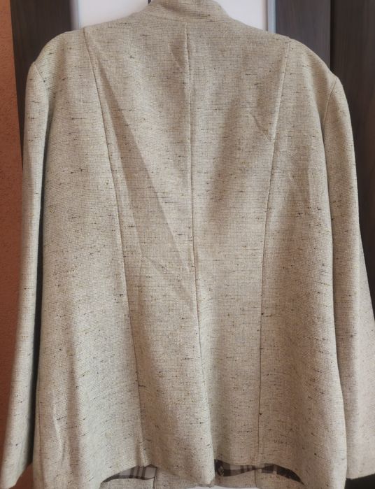 Costum bej femei, mărimea 40