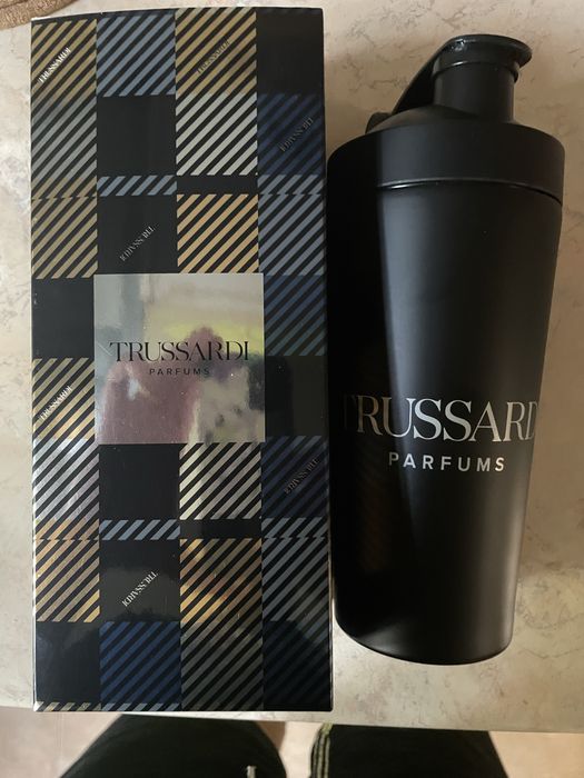 Termos Trussardi si Paco Rabanne