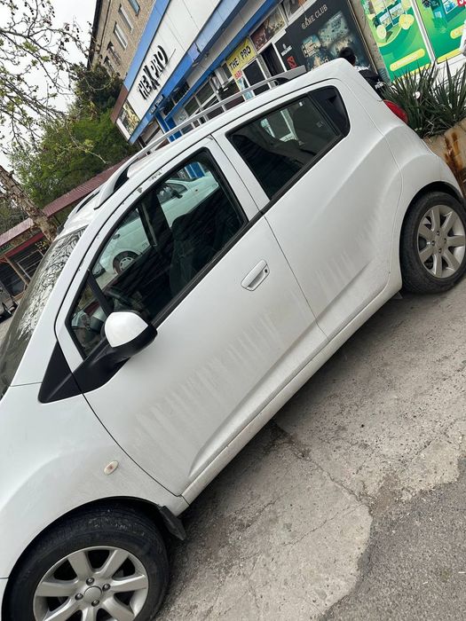 Продается машина спарк