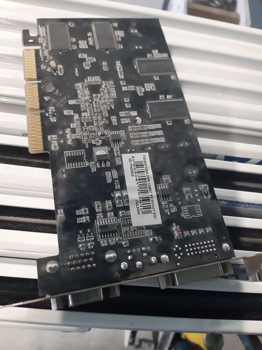 Компютърни части и компоненти