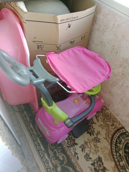 Машину детскую продам срочно