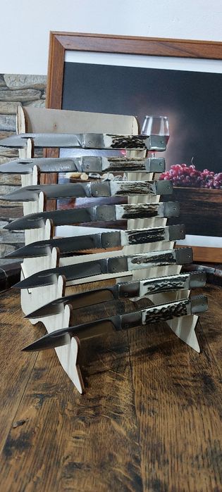 Briceag facut manual cu maner din corn de cerb cu teaca