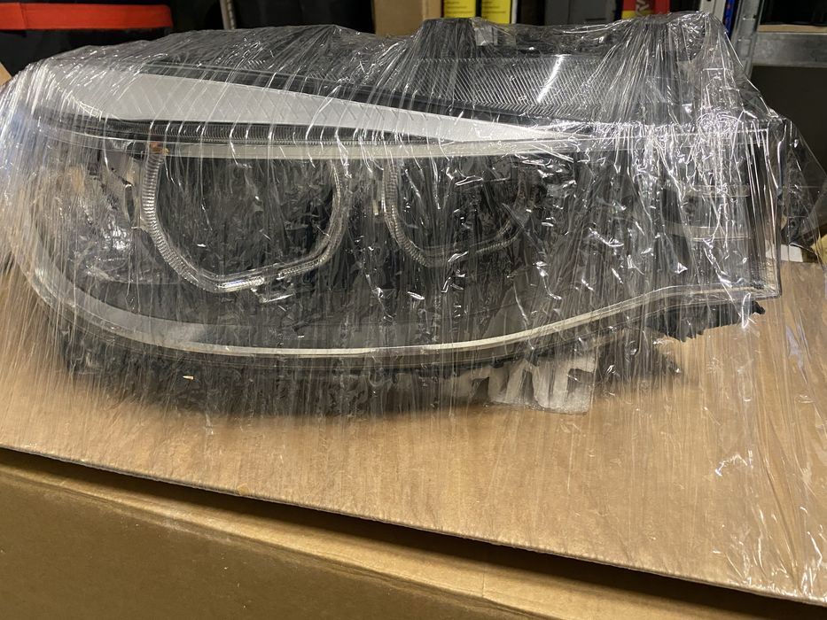 Фар Десен BMW за F34 BI XENON със завиване